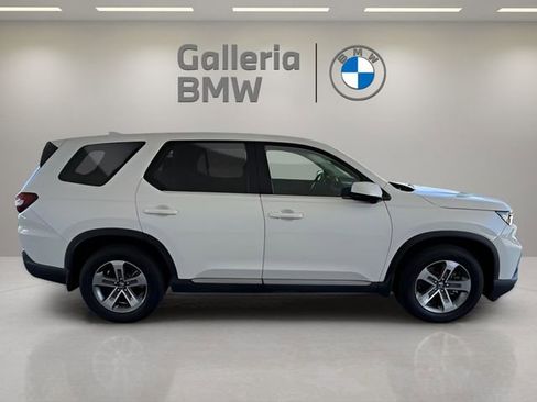 Used 2025 Honda Pilot EX-L image 6