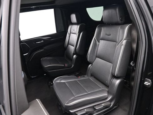 Used 2022 Cadillac Escalade ESV Premium Luxury AWD/4WD image 16