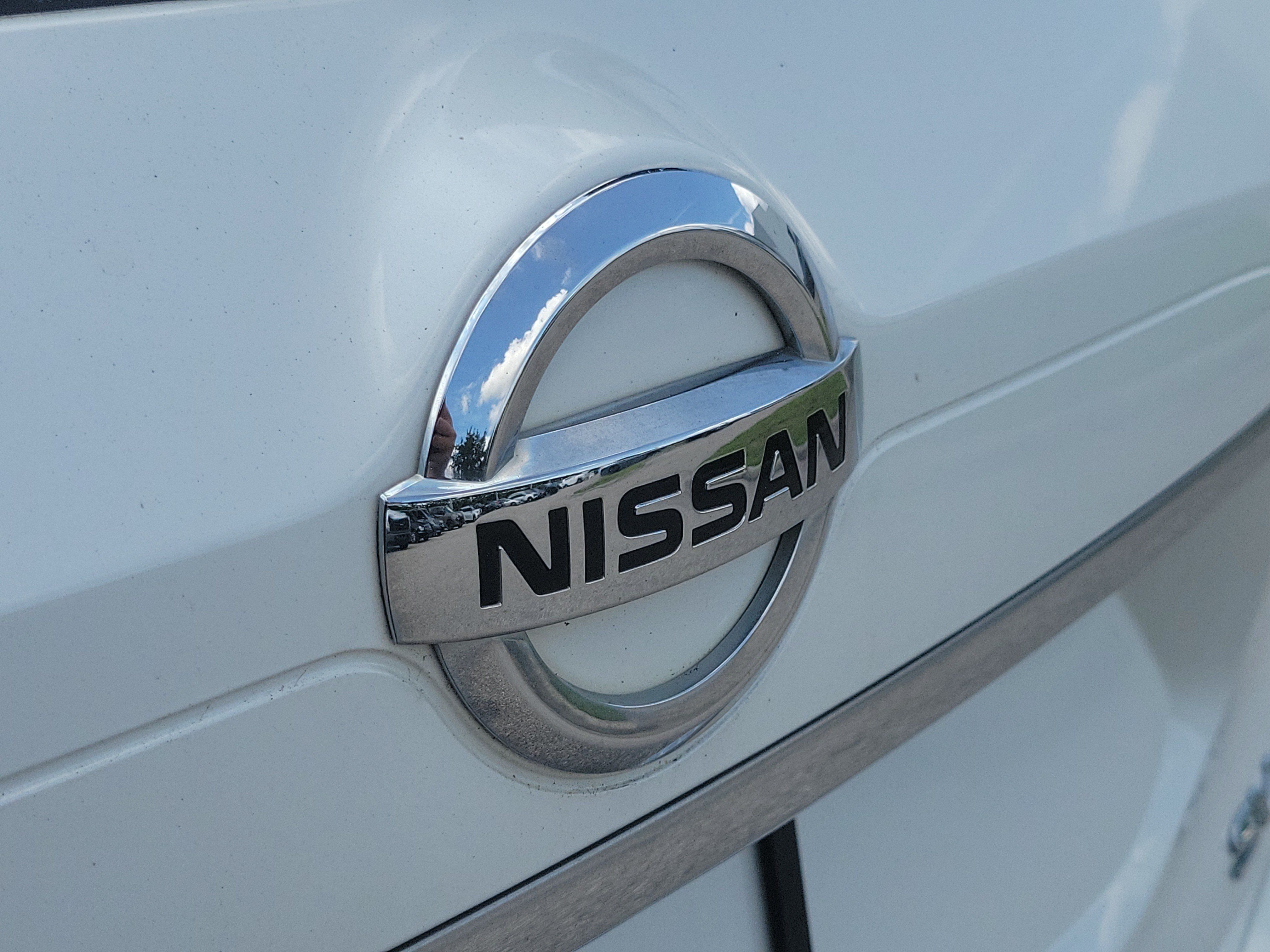 Used 2016 Nissan Rogue SV AWD/4WD image 12