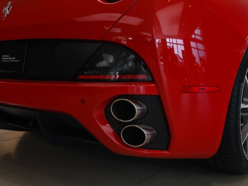 Used 2011 Ferrari California RWD image 21