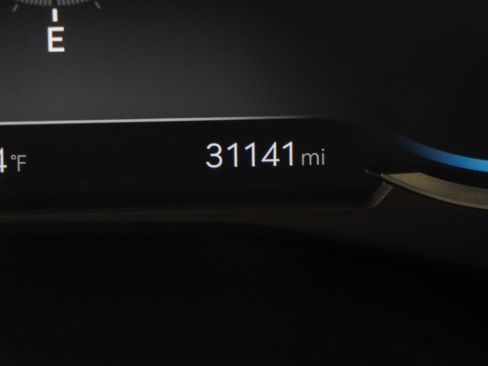 Used 2025 Genesis G70 2.5T image 16