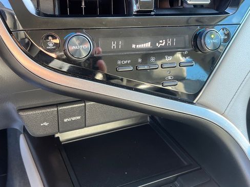 Used 2024 Toyota Camry SE image 13
