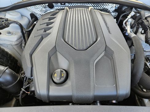 Certified 2026 Porsche Macan image 30