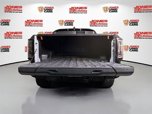 Used 2024 GMC Hummer EV 3X image 22