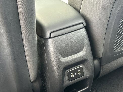 Used 2024 Hyundai Venue SEL image 14