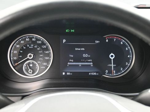 Used 2023 Genesis G70 2.0T image 13