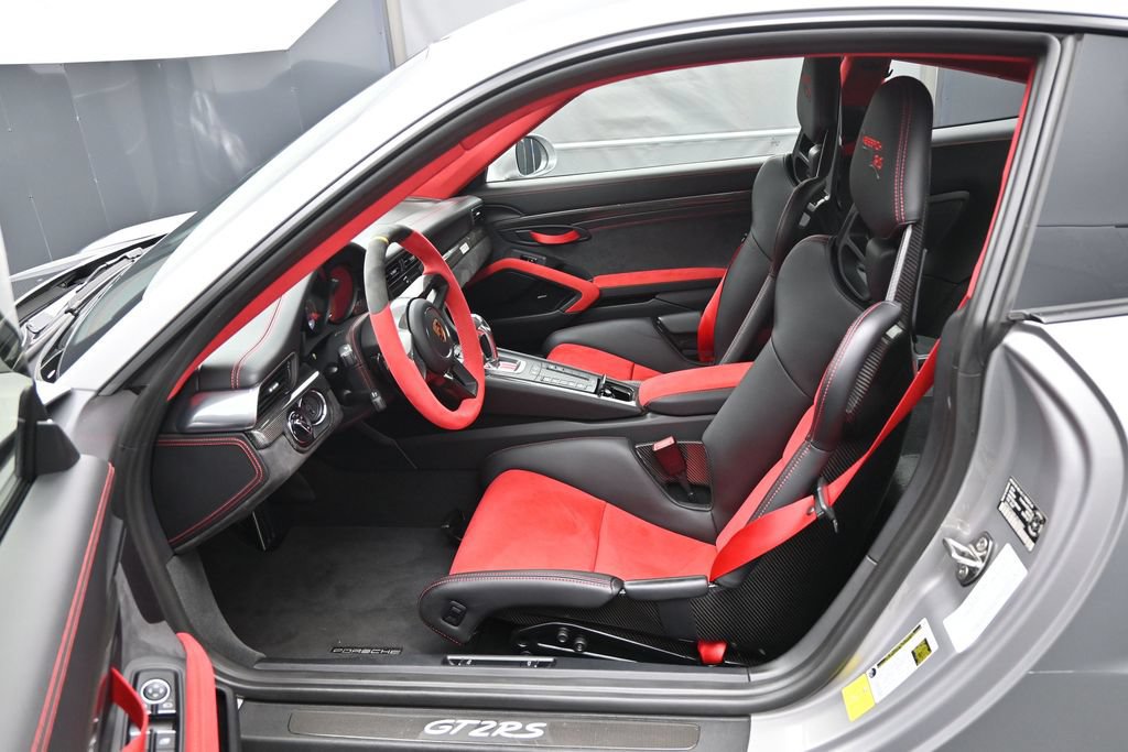 Used 2018 Porsche 911 GT2 RS RWD image 5