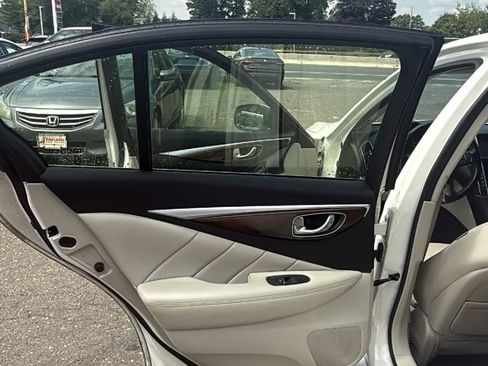 Used 2015 INFINITI Q50 Premium w/ Deluxe Touring Package image 11