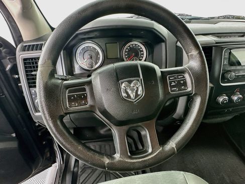 Used 2017 RAM 1500 Express AWD/4WD image 11