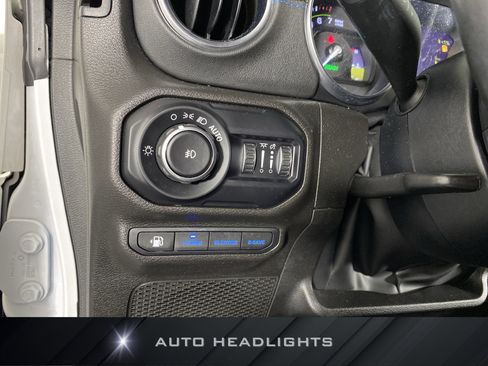 Used 2022 Jeep Wrangler Unlimited Rubicon w/ Cold Weather Group image 27