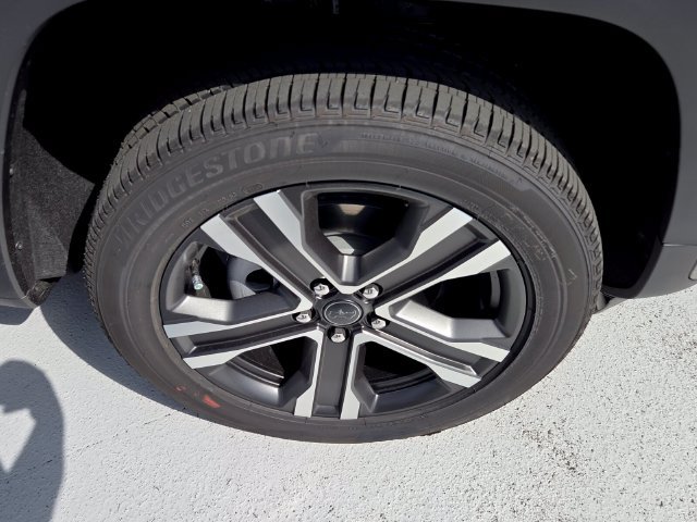 New 2027 Jeep Grand Cherokee Limited AWD/4WD image 11