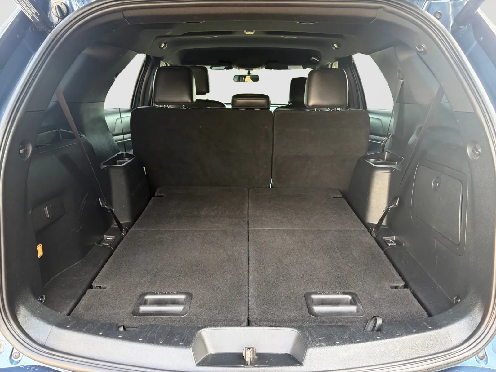 Used 2019 Ford Explorer XLT w/ Equipment Group 202A AWD/4WD image 17