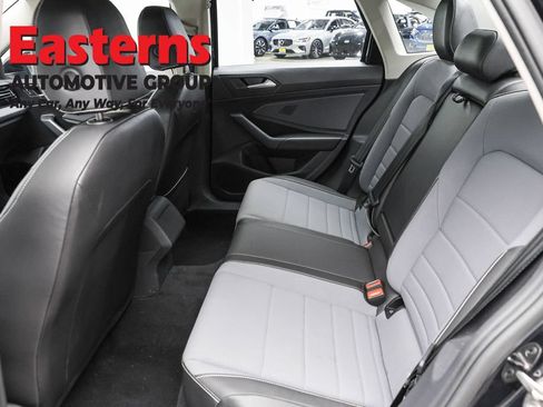 Used 2025 Volkswagen Jetta SE FWD image 20