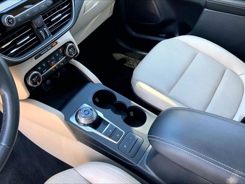 Used 2021 Ford Escape SEL image 16