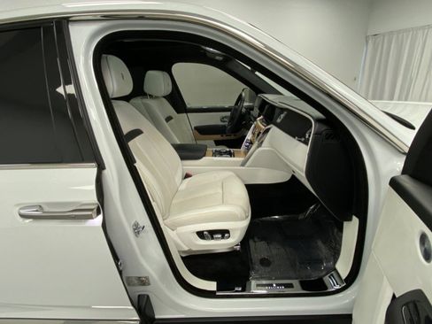 Used 2019 Rolls-Royce Cullinan AWD/4WD image 16