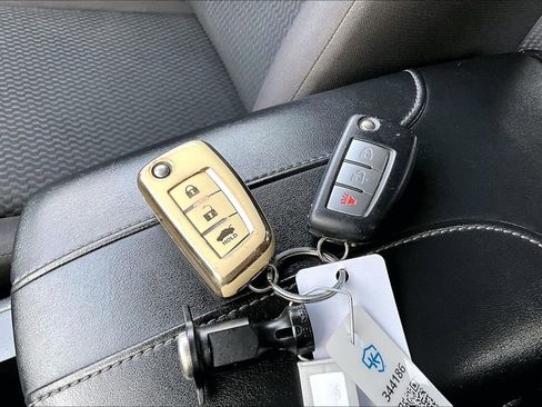 Used 2019 Nissan Rogue Sport S FWD image 35