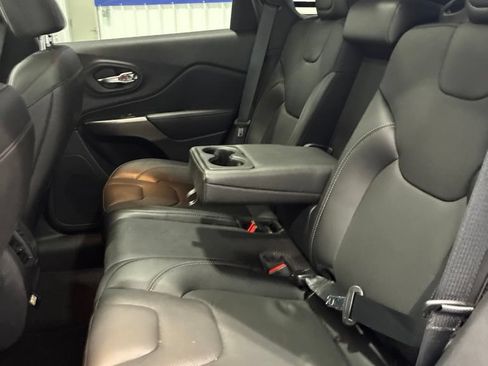 Used 2021 Jeep Cherokee Limited AWD/4WD image 37