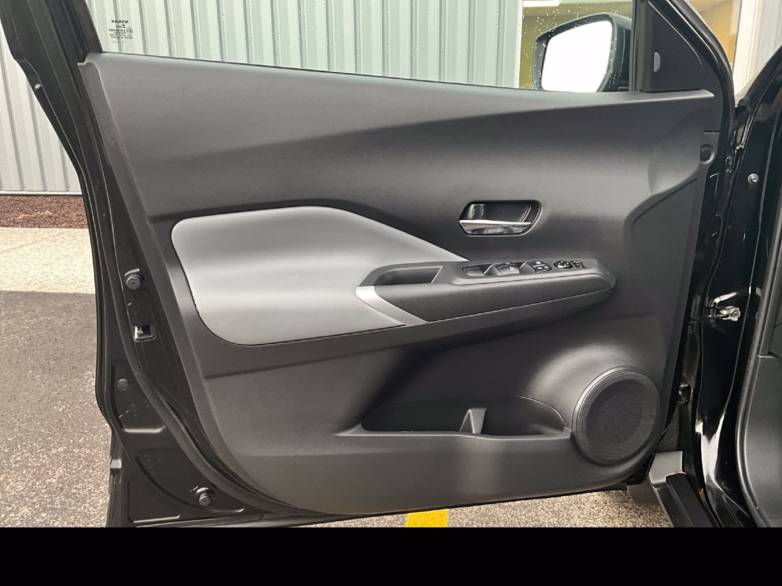 Used 2023 Nissan Kicks SR w/ SR Premium Package FWD image 23