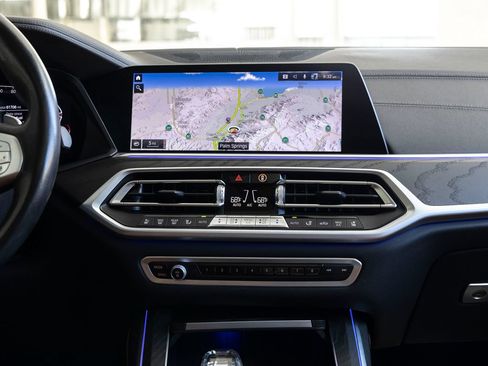 Used 2022 BMW X7 xDrive40i w/ Premium Package AWD/4WD image 13