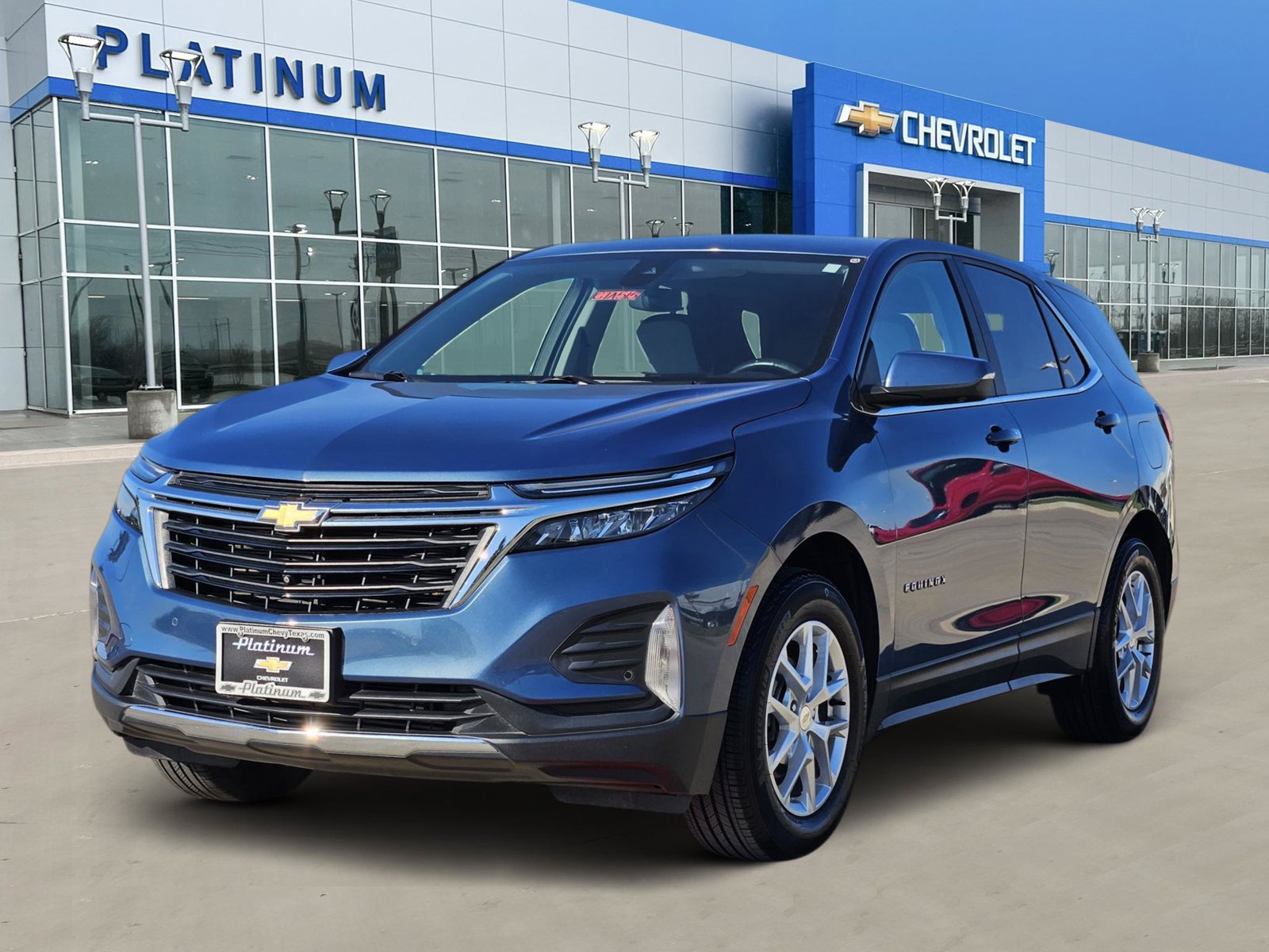 Certified 2024 Chevrolet Equinox LT FWD image 2