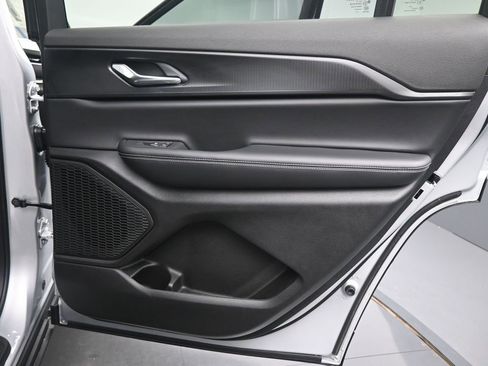 New 2025 Jeep Grand Cherokee L Laredo w/ Luxury Tech Group I image 17