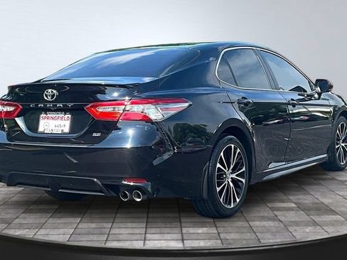 Used 2018 Toyota Camry SE w/ Moonroof Package FWD image 6