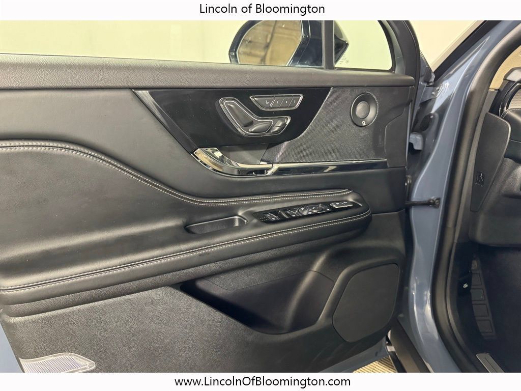 New 2025 Lincoln Corsair Grand Touring w/ Equipment Group 302A AWD/4WD image 17