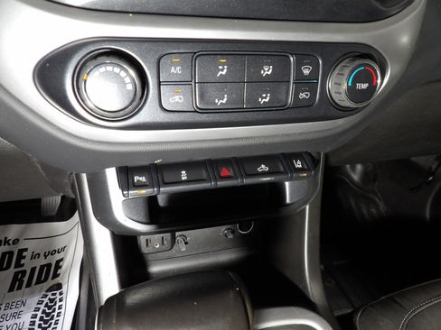 Used 2021 Chevrolet Colorado LT w/ Fleet Safety Package RWD image 13