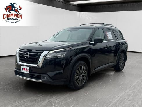 Used 2022 Nissan Pathfinder SL w/ SL Premium Package FWD image 1