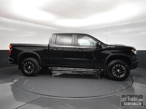 Used 2022 Chevrolet Silverado 1500 ZR2 w/ Technology Package AWD/4WD image 52