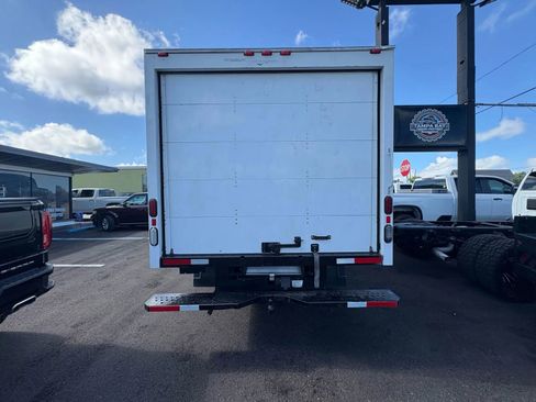 Used 2017 Ford E-350 and Econoline 350 Super Duty w/ Power Windows & Locks Group RWD image 4
