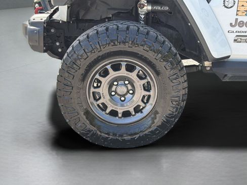 Used 2022 Jeep Gladiator Rubicon w/ LED Lighting Group image 16