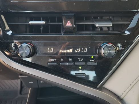 Used 2024 Toyota Camry SE w/ Cold Weather Package FWD image 17