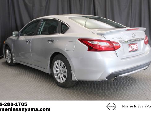 Used 2017 Nissan Altima 2.5 S w/ Power Driver Seat Package FWD image 12