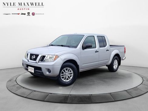Used 2018 Nissan Frontier SV image 1