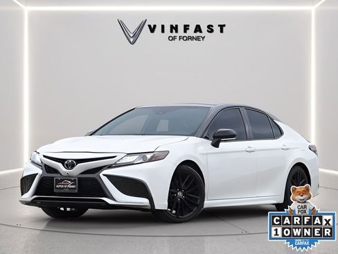 Used 2023 Toyota Camry XSE w/ Navigation Package FWD image 1