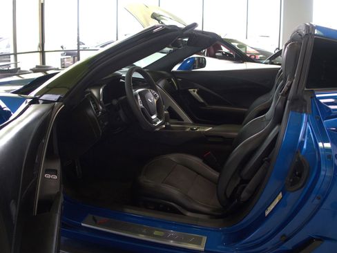 Used 2016 Chevrolet Corvette Z06 w/ 3LZ Preferred Equipment Group RWD image 13