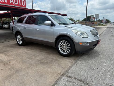 Used 2012 Buick Enclave Leather FWD image 3