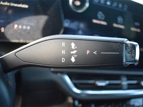 New 2026 Chevrolet Equinox EV LT image 24