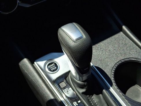 Used 2025 Nissan Altima 2.5 SV FWD image 14