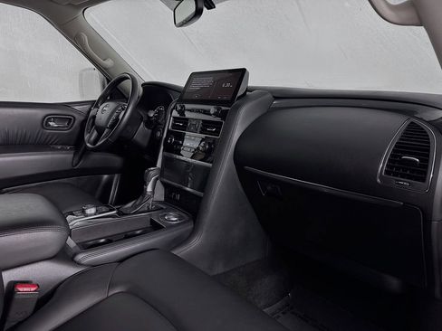 Used 2024 Nissan Armada SV image 31