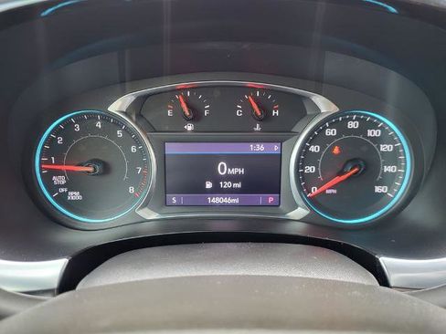 Used 2020 Chevrolet Traverse LT image 16