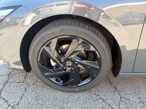 New 2026 Hyundai Elantra SEL Sport Premium FWD image 21