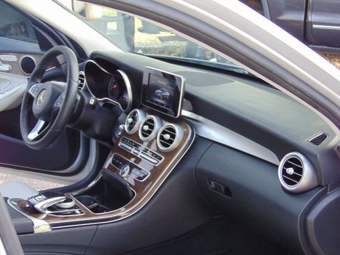 Used 2016 Mercedes-Benz C 300 4MATIC Sedan image 24
