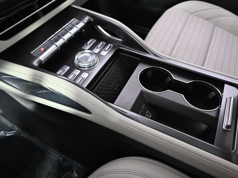 New 2026 Lincoln Nautilus Reserve AWD/4WD image 32