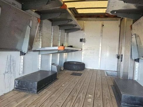 Used 2023 Chevrolet Express 3500 w/ Power Convenience Package RWD image 6