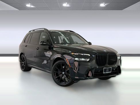 Used 2024 BMW X7 xDrive40i w/ M Sport Package AWD/4WD image 6
