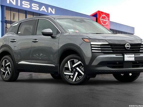 Certified 2025 Nissan Kicks SV FWD image 1