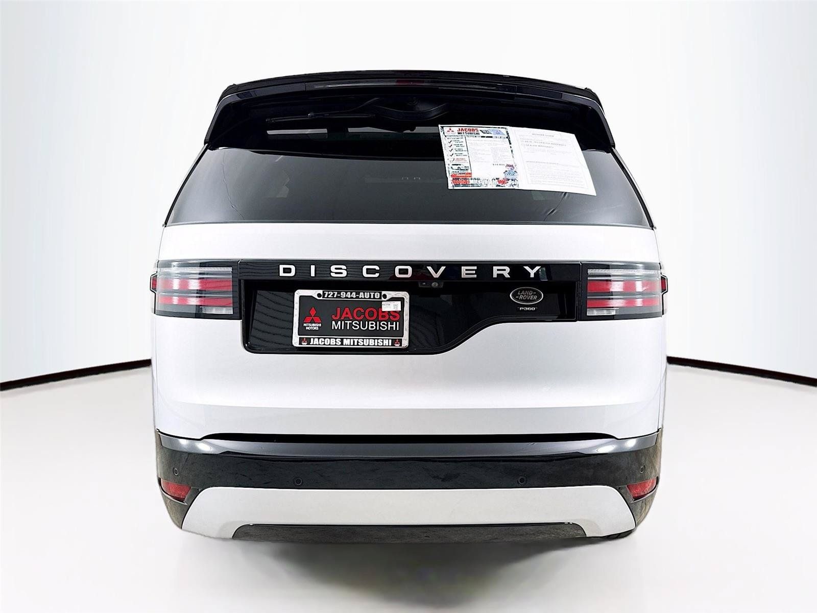 Used 2023 Land Rover Discovery Metropolitan Edition AWD/4WD image 31