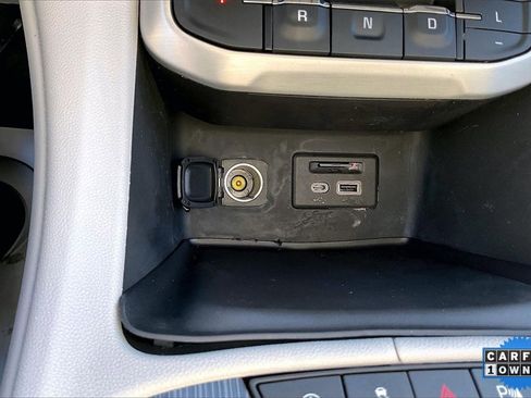 Used 2023 GMC Acadia SLT image 16